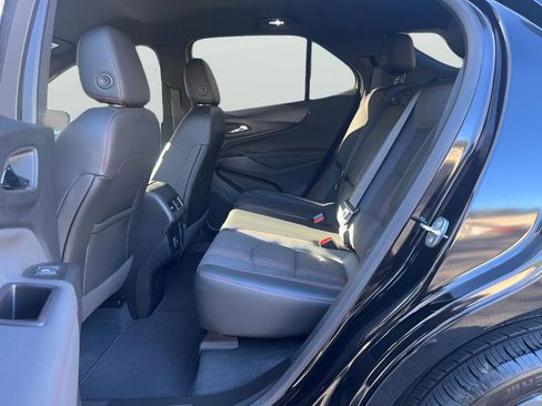 Used 2022 Chevrolet Equinox RS w/ Infotainment Package image 9