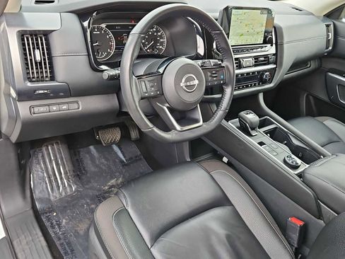 Used 2024 Nissan Pathfinder SL image 20