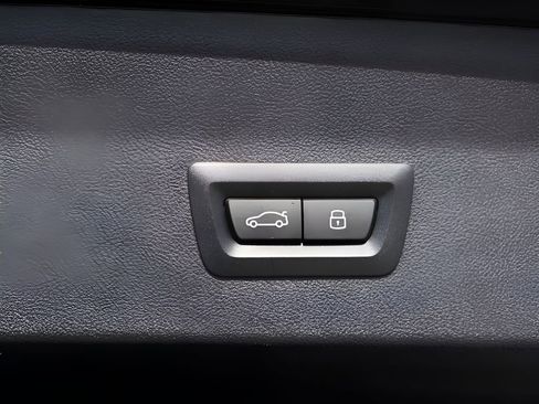 Used 2025 BMW X4 xDrive30i AWD/4WD image 18