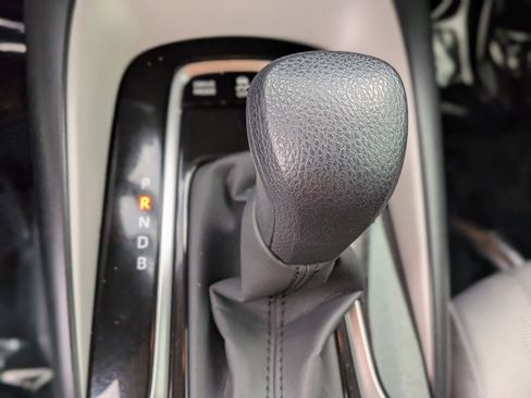 Used 2022 Toyota Corolla LE image 29