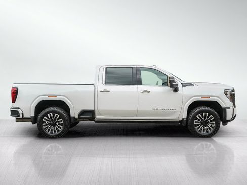 Used 2024 GMC Sierra 2500 Denali Ultimate AWD/4WD image 6