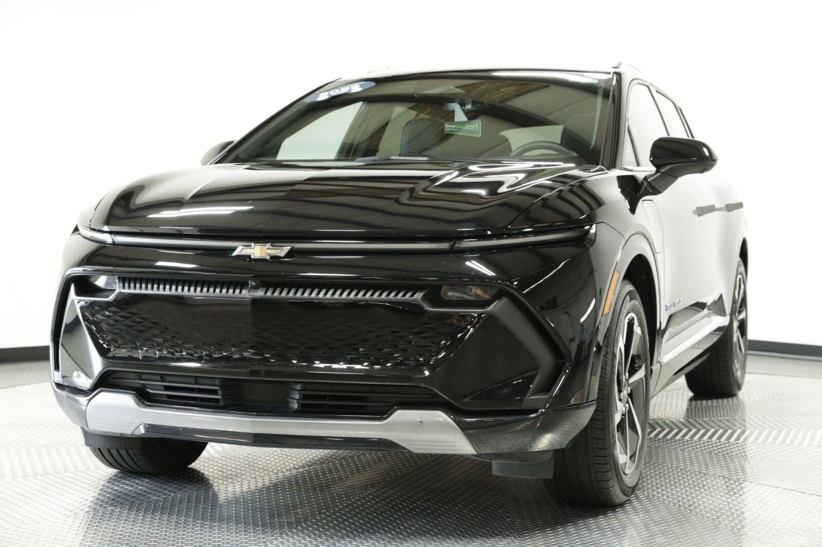 Certified 2025 Chevrolet Equinox EV LT w/ Convenience Package FWD image 4