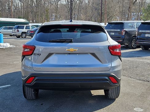 Certified 2024 Chevrolet Trax LS w/ Driver Confidence Package image 5