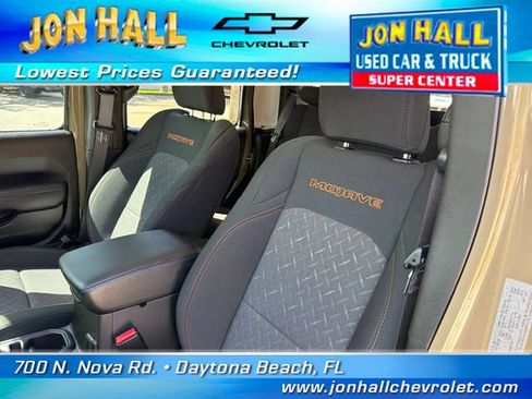 Used 2025 Jeep Gladiator Mojave w/ Convenience Group AWD/4WD image 20