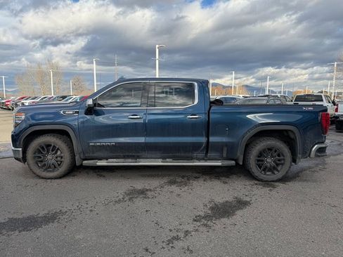 Used 2022 GMC Sierra 1500 SLT w/ SLT Premium Package image 2