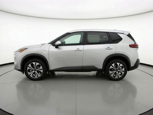 Used 2023 Nissan Rogue SV image 5