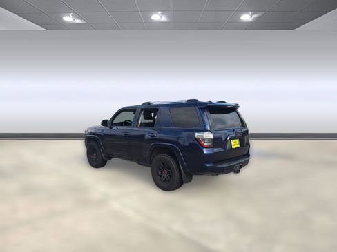 Used 2020 Toyota 4Runner SR5 image 3