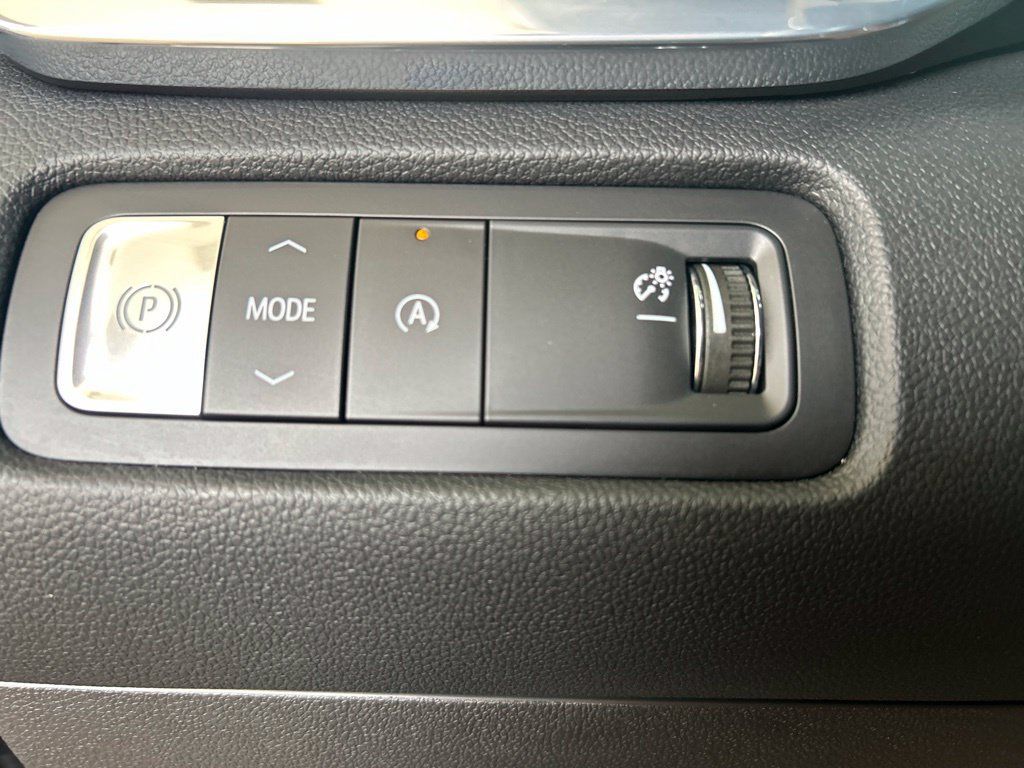 Used 2026 GMC Acadia Elevation FWD image 25