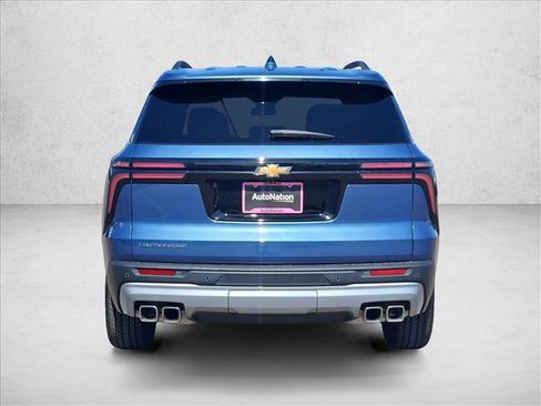 Used 2025 Chevrolet Traverse LT w/ Driver Confidence Package FWD image 7