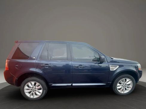 Used 2013 Land Rover LR2 HSE image 7