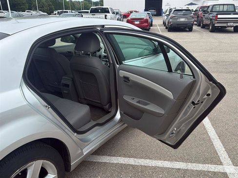Used 2010 Chevrolet Malibu LS FWD image 15