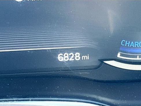 Used 2024 Genesis G80 image 42