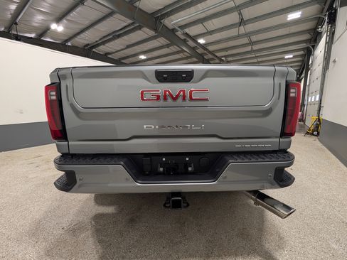 Used 2026 GMC Sierra 3500 Denali w/ Denali Reserve Package AWD/4WD image 9