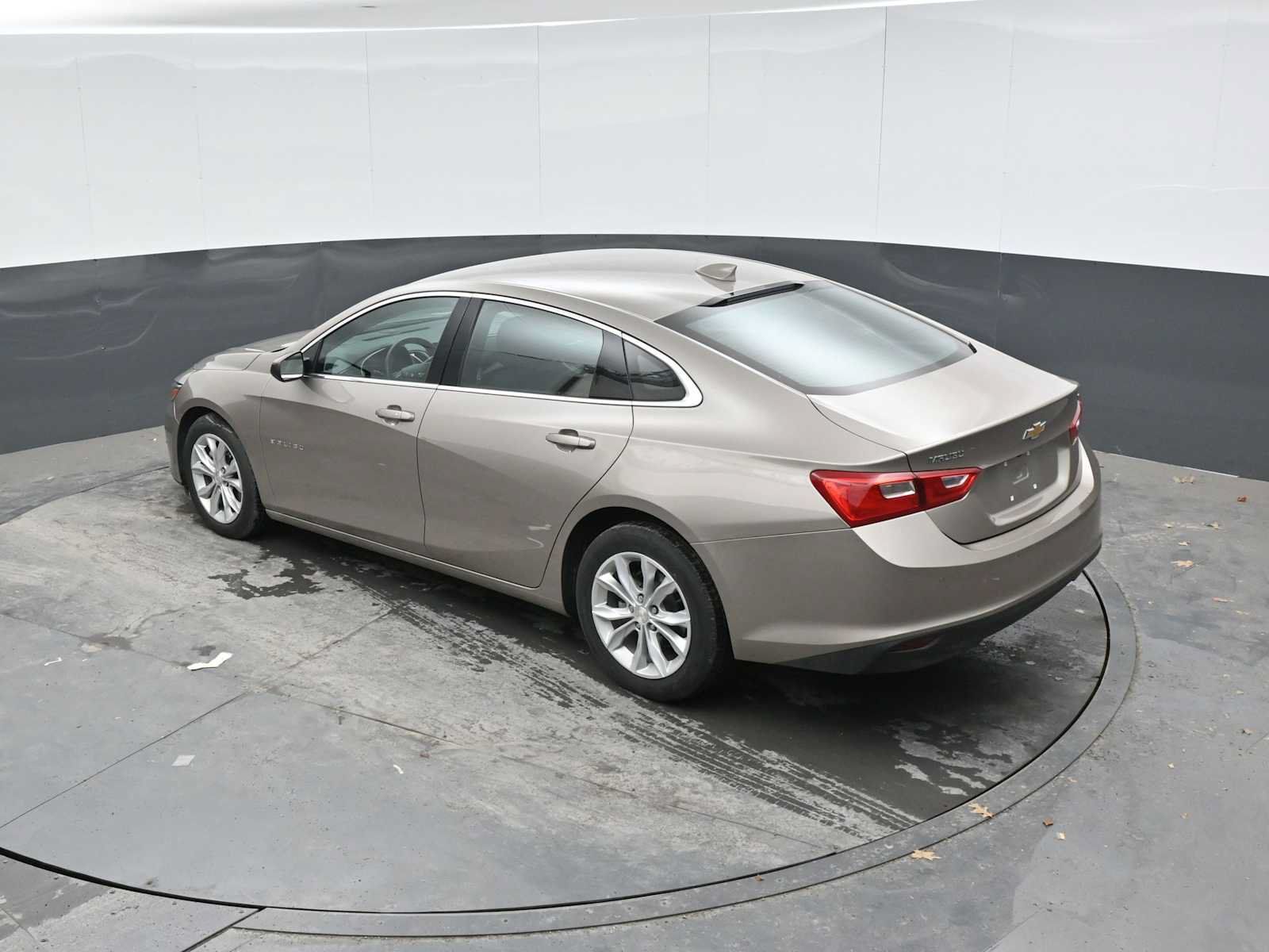 Used 2025 Chevrolet Malibu LT FWD image 12