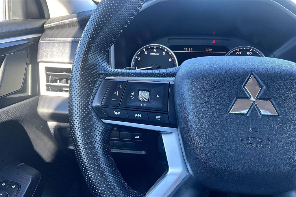 Used 2025 Mitsubishi Outlander AWD image 18