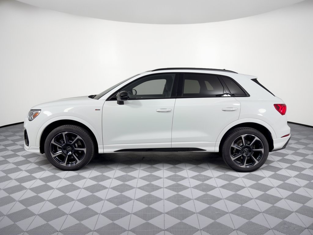 Used 2025 Audi Q3 2.0T Premium Plus w/ Premium Plus Package AWD/4WD image 2