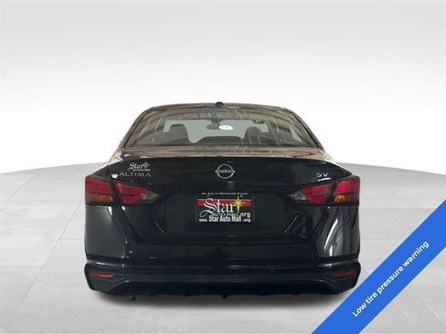 Used 2024 Nissan Altima 2.5 SV FWD image 6