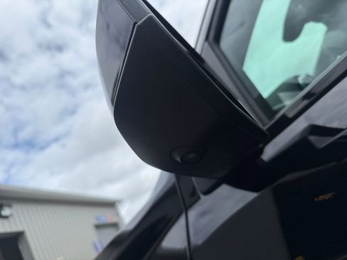 New 2025 GMC Canyon AT4 w/ AT4X Package image 10