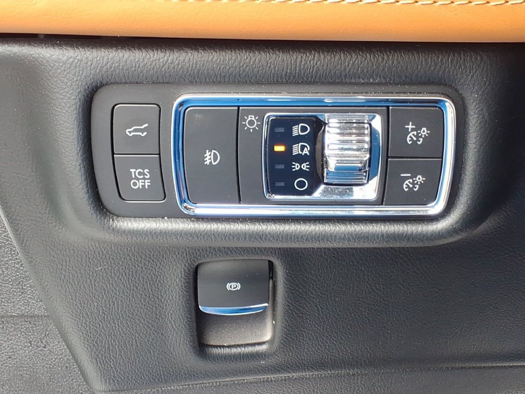 Used 2022 Lincoln Nautilus Black Label AWD/4WD image 17