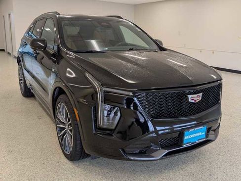 Used 2024 Cadillac XT4 Sport image 3