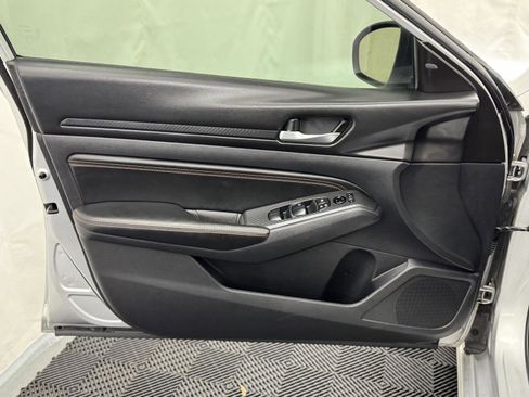 Used 2020 Nissan Altima 2.5 SR image 13