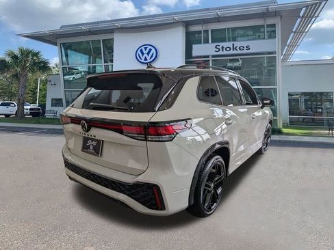 New 2026 Volkswagen Tiguan SE R-Line FWD image 4