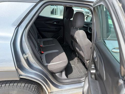 Used 2021 Chevrolet TrailBlazer LS w/ LPO, Blackout Package FWD image 21