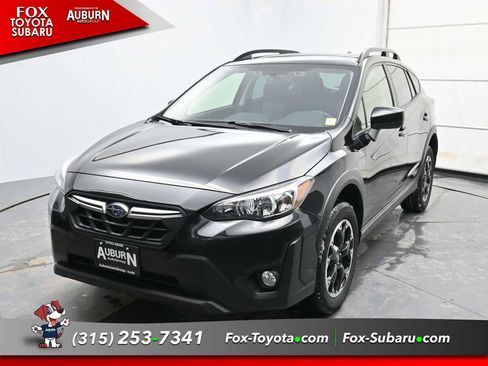 Used 2023 Subaru Crosstrek 2.0i Premium image 2