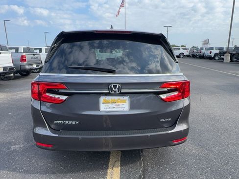 Used 2024 Honda Odyssey Elite image 4