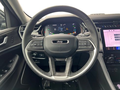 Used 2023 Jeep Grand Cherokee 4WD 4xe image 12