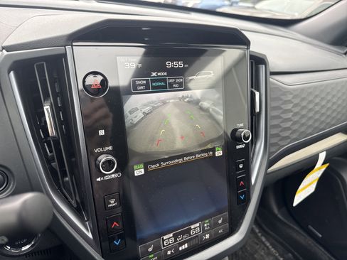 Used 2025 Subaru Forester Limited image 32