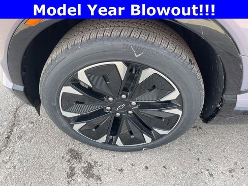 New 2024 Chevrolet Blazer EV RS image 32