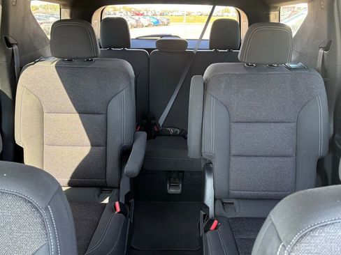 Used 2024 Chevrolet Traverse LT image 17