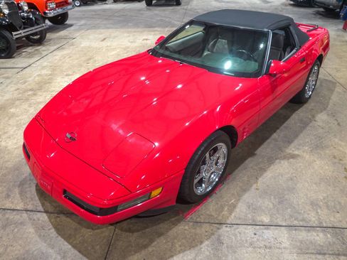 Used 1991 Chevrolet Corvette Convertible image 29
