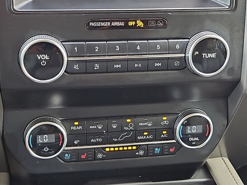 Used 2021 Ford Expedition XLT RWD image 26