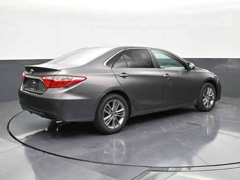 Used 2016 Toyota Camry SE FWD image 5
