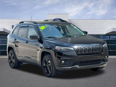 Used 2020 Jeep Cherokee Latitude Plus AWD/4WD image 2