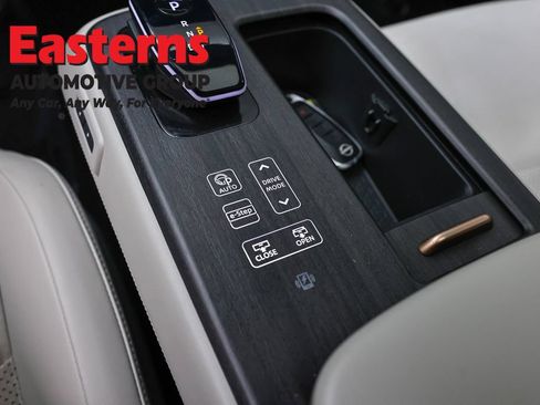 Used 2023 Nissan Ariya FWD image 21