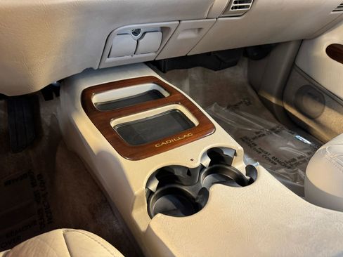 Used 2000 Cadillac Escalade Luxury image 20