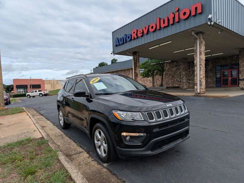 Used 2018 Jeep Compass Latitude w/ Popular Equipment Group FWD image 1