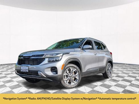 Used 2024 Kia Seltos S AWD/4WD image 2