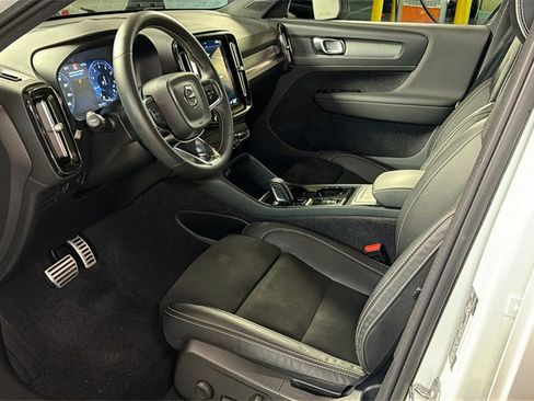 Used 2021 Volvo XC40 T5 R-Design w/ Advanced Package image 23