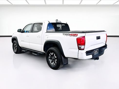 Used 2018 Toyota Tacoma TRD Off-Road w/ Technology Package image 6