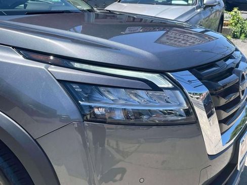Used 2023 Nissan Pathfinder SL w/ SL Premium Package AWD/4WD image 10