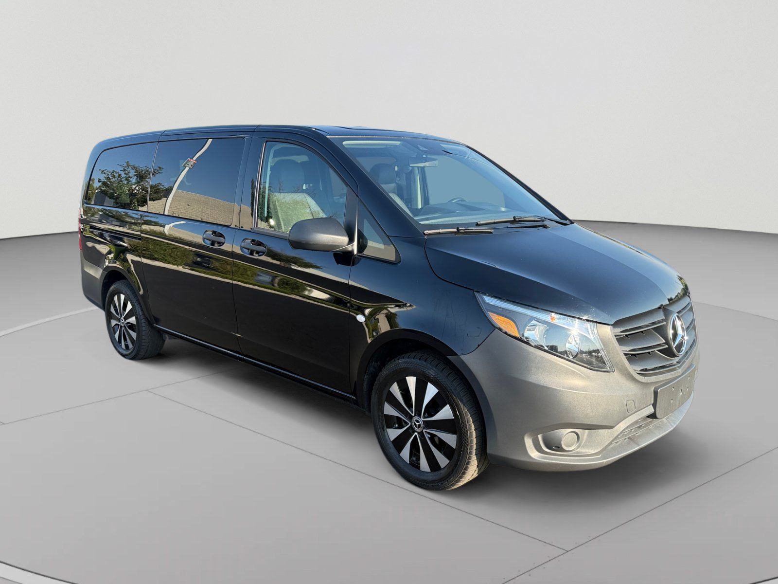 Used 2023 Mercedes-Benz Metris Passenger image 7