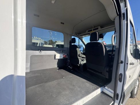 Used 2018 Ford Transit 150 XLT image 15