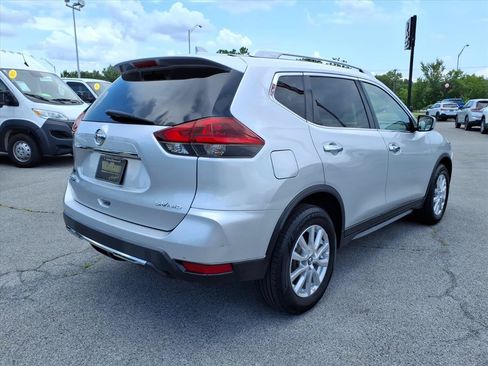 Used 2018 Nissan Rogue SV AWD/4WD image 5