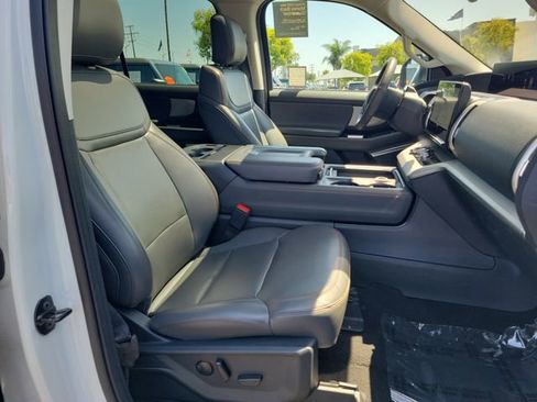 Certified 2025 Ford Expedition Active AWD/4WD image 19