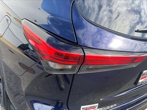 Used 2023 Toyota Highlander XSE AWD/4WD image 35