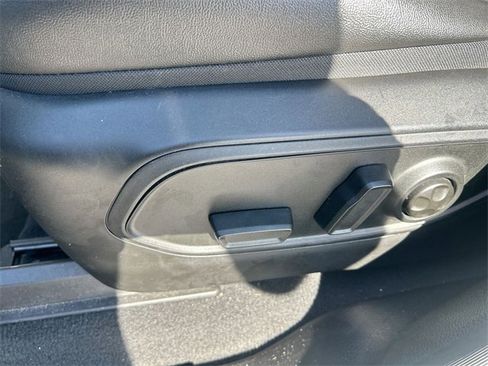 Used 2024 Jeep Grand Cherokee L Altitude image 16